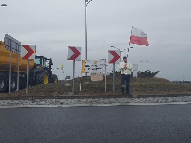 ​Na S5 koło Leszna zaczęła się druga doba rolniczego protestu