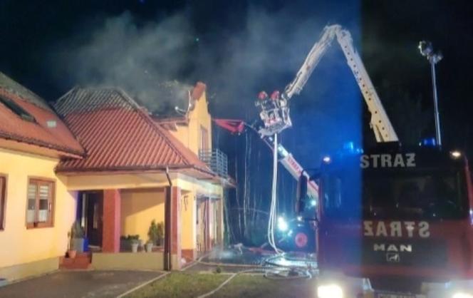 Okradziony dom w Gąbinie, nowotwór, a teraz pożar, w którym o mało nie zginęli! "Ta noc zrujnowała ich doszczętnie" [ZDJĘCIA]