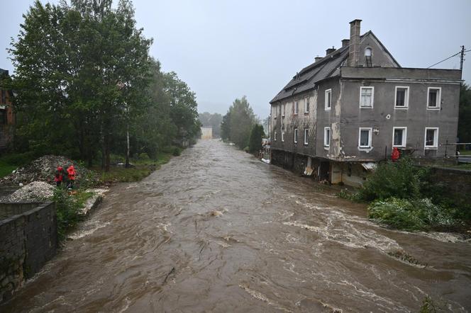 Trwa ewakuacja mieszkańców z Lądka Zdrój