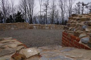 W Małopolsce powstaje nowa atrakcja turystyczna. Trwa odbudowa średniowiecznego zamku 