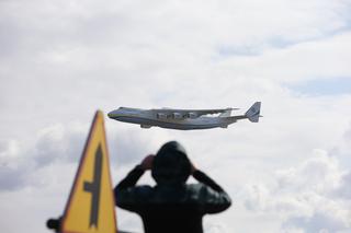 Tłumy podziwiały lądowanie samolotu-giganta na Lotnisku Chopina