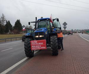 Trwa protest rolników w woj. lubelskim. Blokady są w wielu miejscach w regionie [DUŻO ZDJĘĆ]