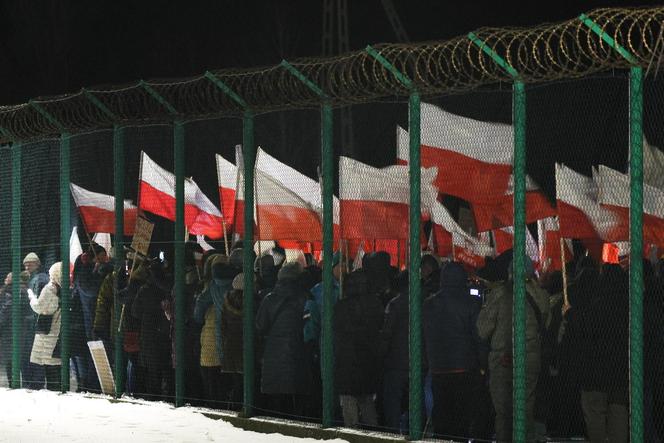 Maciej Wąsik pojawił się w oknie aresztu