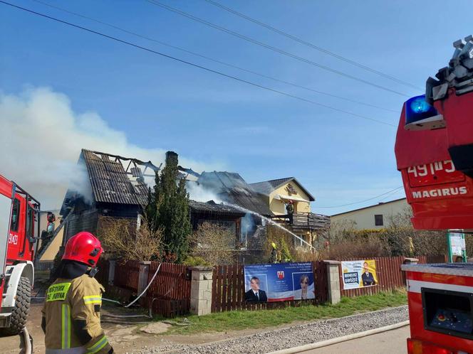 Pożar domu w Węglowie! Rodzina straciła dorobek życia