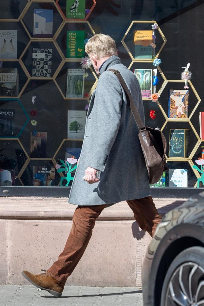 Arkadiusz Janiczek wychyla małpkę w samo południe