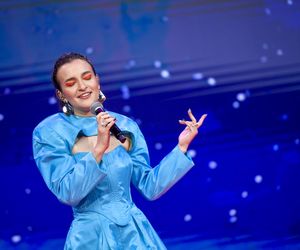 To Ewa Bem? Urszula Dudziak? Nie! Ta debiutanka zachwyciła w Opolu! Kim jest Monika Kowalczyk?