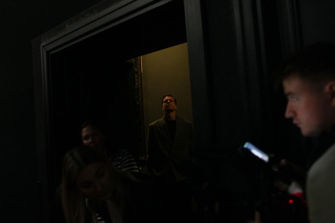 Wojciech Szczęsny z dziećmi na premierze filmu o sobie