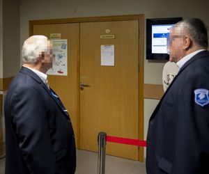 Grzegorz Braun odpowie za zgaszenie świec chanukowych i inne skandale