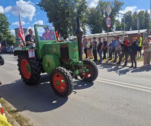 XXIII Międzynarodowy Festiwal Starych Ciągników i Maszyn Rolniczych im. Jerzego Samelczaka. Zdjęcia z parady i terenu festiwalu