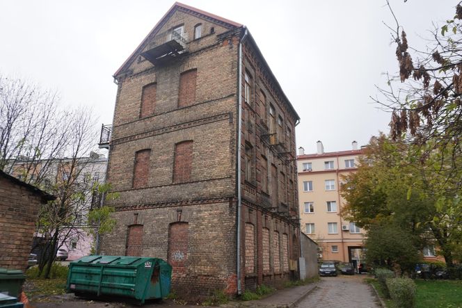 Opuszczona zabytkowa kamienica przy ul. Sienkiewicza w Białymstoku