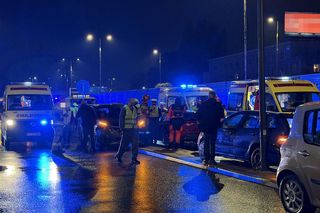 Karambol w Warszawie. 12 samochodów rozbitych, są ranni