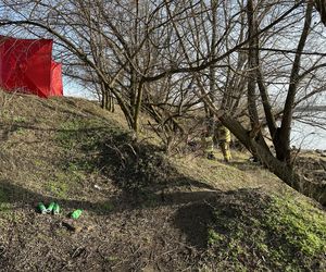 Dramatyczne chwile na Białołęce. Młody mężczyzna przewrócił się i wpadł do Wisły