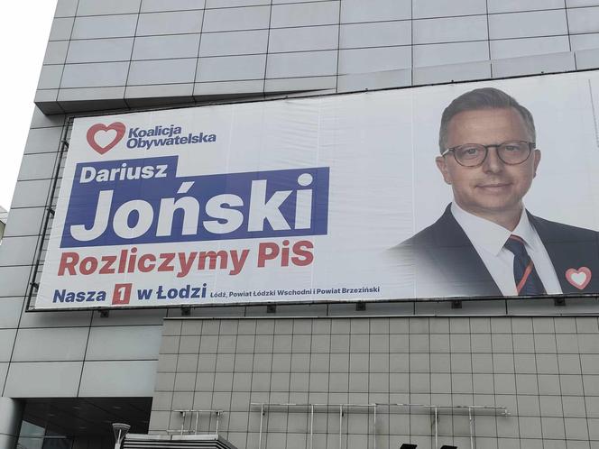 Łódź tonie w plakatach wyborczych. Kto jest odpowiedzialny za ich późniejsze usunięcie?