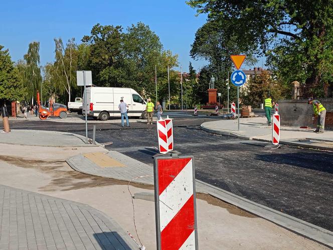 Na krótkim odcinku ulicy Wojskowej w Siedlcach pomiędzy ulicą Katedralną a rondem, także zostanie wyrównana nawierzchnia