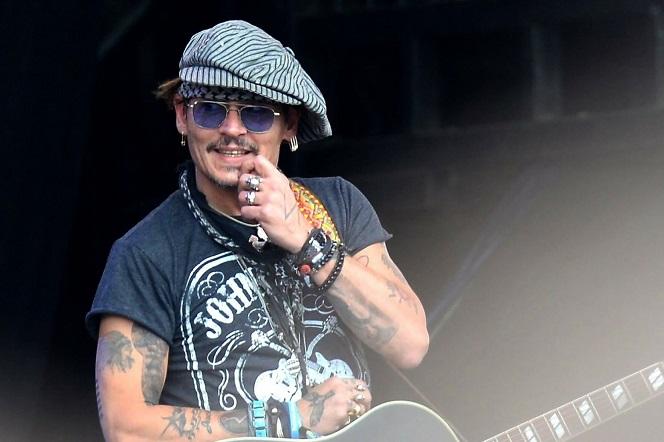 Johnny Depp znowu chwycił za gitarę! Aktor dołączył na scenie do Jeffa Becka