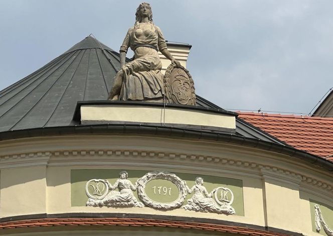 Lewków. Pałac równolatkiem Konstytucji 3 Maja?