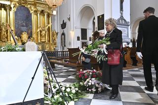  Lipowska wykonała poruszający gest na pogrzebie Kucówny
