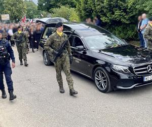 Przejmujący pogrzeb 21-letniego Mateusza Sitka. Żołnierz zginął, broniąc naszej granicy