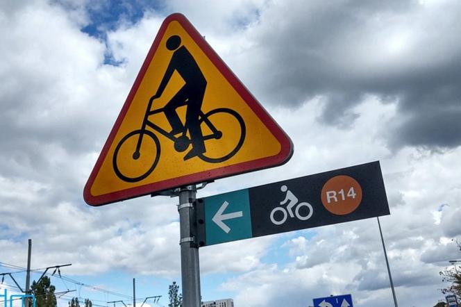 Na ul. Warszawskiej pilotażowo oznakowano drogę dla rowerów i pieszych 