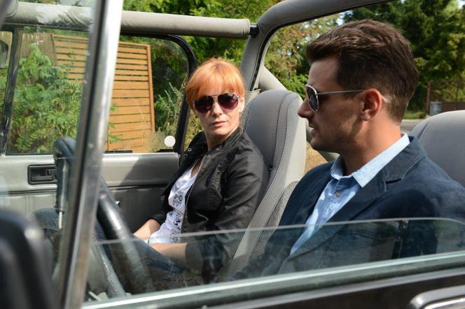 Komisarz Alex 4 sezon odcinek 42 (odc. 3). Michał Orlicz (Antoni Pawlicki), Lucyna (Magdalena Walach)