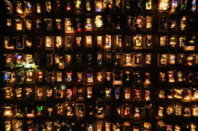 1 listopada na Cmentarzu Łostowickim w Gdańsku. Tak wygląda w dniu Wszystkich Świętych