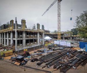 Nowy blok TBS-u z kamieniem węgielnym