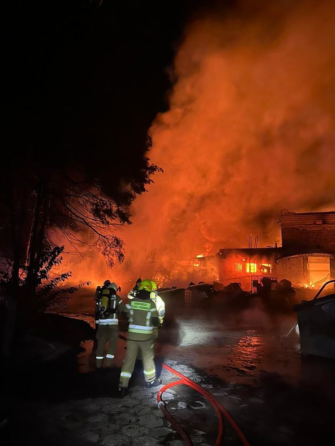 Ogromny pożar koło Tomaszowa Mazowieckiego