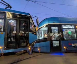 Motorniczy zasłabł i wjechał w tył tramwaju! Koszmarny wypadek we Wrocławiu [ZDJĘCIA]