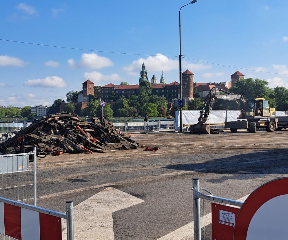 Remont mostu Grunwaldzkiego w Krakowie. Na obiekcie ruszyły prace, na razie obyło się bez korków [GALERIA]