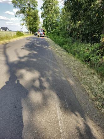 Horror na drodze. Motocyklista roztrzaskał się pod własnym domem. Nie żyje 35-latek 