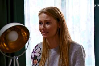 Barwy szczęścia odc. 2089 - opis, streszczenie: Dominika wyznaje Sebastianowi, że Damian jest jej byłym klientem