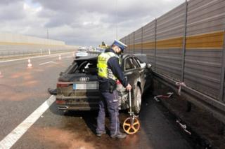 40-latek zginął na A1 wbijając się luksusowym Audi pod naczepę