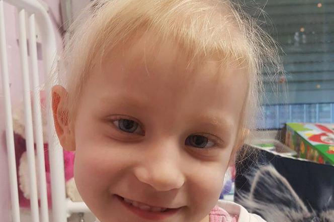 4-letnia Michalina z Kalisza walczy z rakiem. Potrzebne jest 300 tysięcy złotych na leczenie dziewczynki