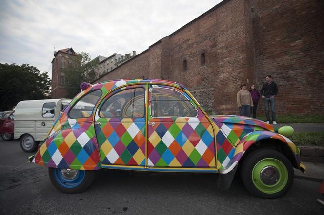 Światowy Zlot Miłośników Citroena 2CV w Toruniu