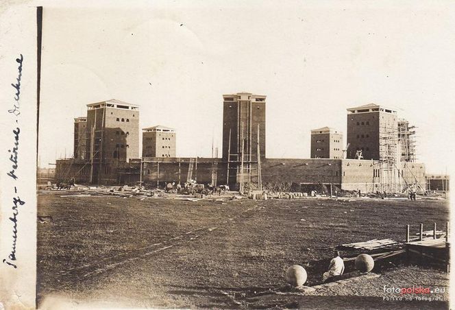 Ten obiekt na Mazurach miał przypominać krąg ze Stonehenge. Dziś pozostały po nim ruiny