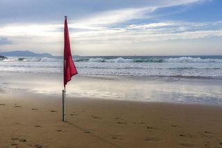 Tragedia we Włoszech. Nastolatek z Polski utonął na plaży w Rimini