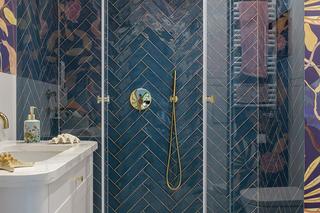 Mała łazienka z prysznicem