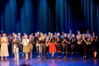 Taneczna lekcja historii w Teatrze Muzycznym. Spektakl UDS