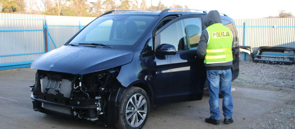 Ukradli Niemcowi auto warte PONAD 260 tys. zł! Są już w rękach policji [ZDJĘCIA]