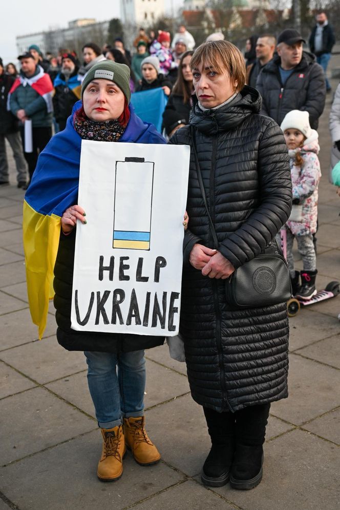 Demonstracja "Trzy lata w obronie Ukrainy" na pl. Solidarności