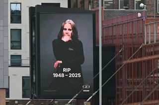 Śmierć Ozzy’ego Osbourne’a nastąpiła niespodziewanie dla jego rodziny? Sąsiedzi opowiedzieli, ile trwała walka medyków o życie “Księcia Ciemności”