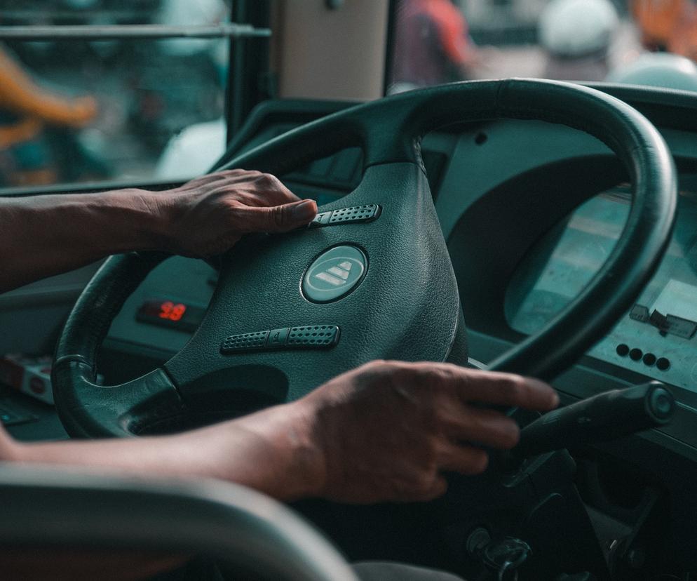 Kierowca autobusu zatrzymany po policyjnym pościgu w Kuczynie
