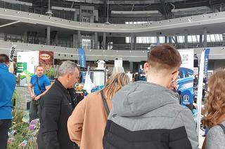 Jasionka.  Tłumy na targach aranżacji wnętrz i ogrodnictwa