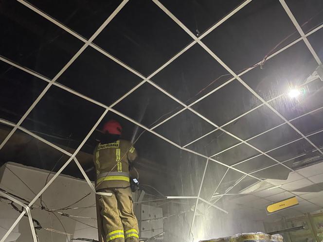 Podpalał sklepy i kontenery na terenie Jeleniej Góry. Groźny podpalacz trafił za kraty 