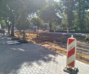 Rozkopanie dużego skrzyżowania odsłoniło fragmenty historii miasta Siedlce