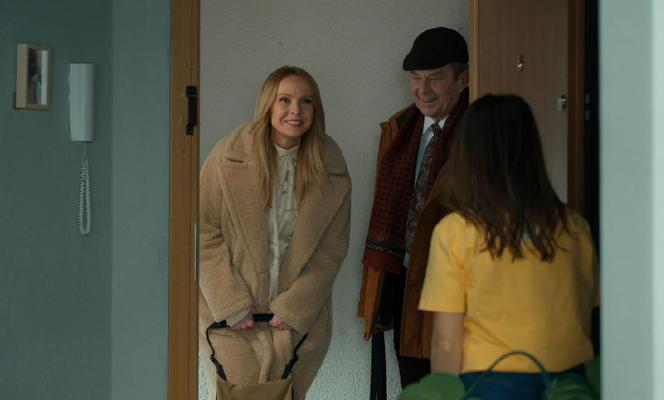 Barwy szczęścia odcinek 3019. Agnieszka (Katarzyna Tlałka), Czesław (Marian Jaskulski), Kasia (Katarzyna Glinka)