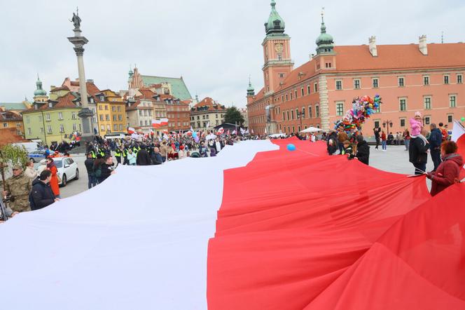 Ulicami Warszawy przeszedł Marsz dla Życia i Rodziny. Uczestnicy nieśli banery z napisem: "Mamo, pozwól mi żyć"