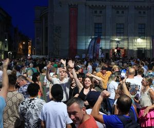 Potańcówka przed Teatrem Śląskim w Katowicach (09.08)