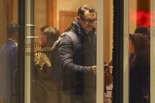 Łukasz Mejza jeździ autobusem