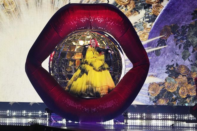 Malta - Miriana Conte "SERVING"